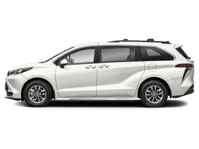 Toyota Sienna LE 2025