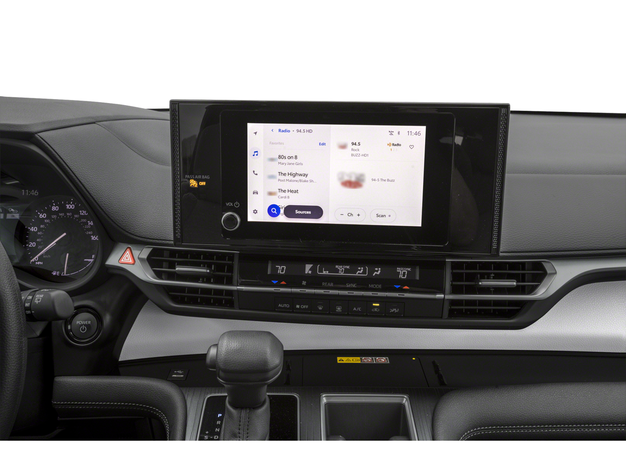 Toyota Sienna LE 2025
