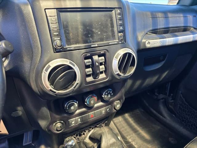 Jeep Wrangler Unlimited Sahara 2015