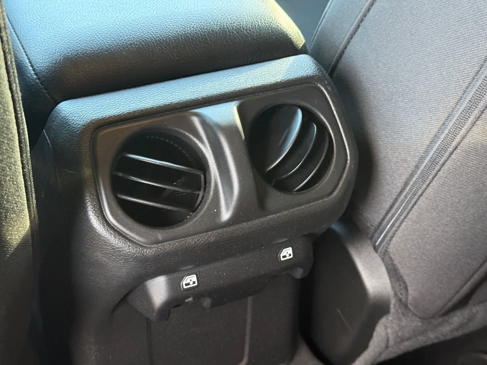 Jeep Wrangler High Tide 2023