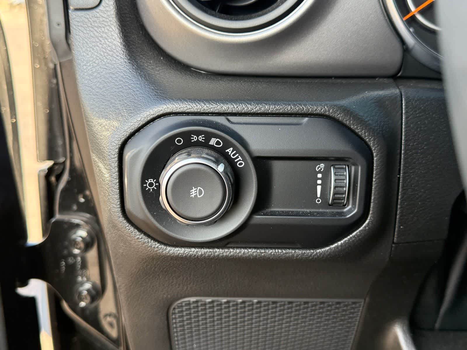 Jeep Wrangler High Tide 2023