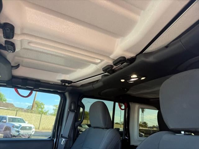 Jeep Wrangler High Tide 2023