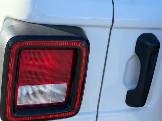 Jeep Wrangler Unlimited Sahara 2021