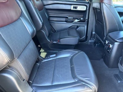 Ford Explorer Platinum 2023