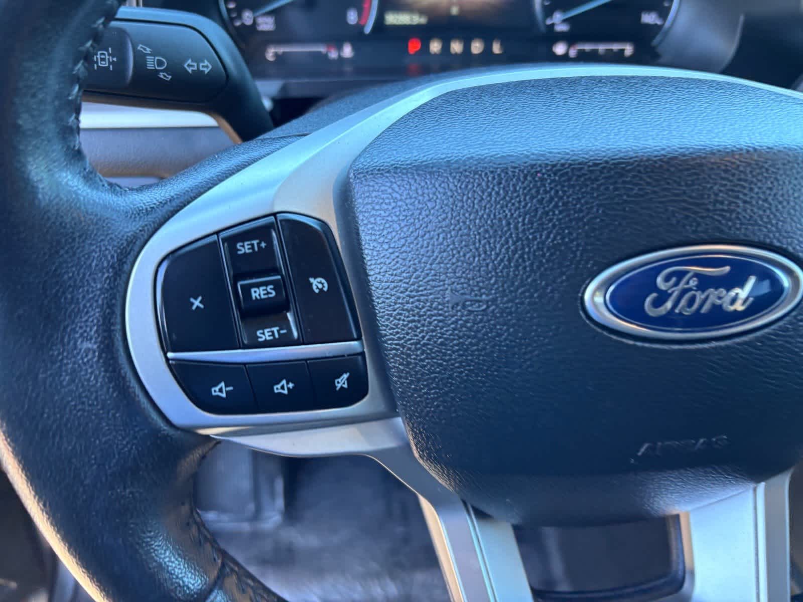 Ford Explorer XLT 2023