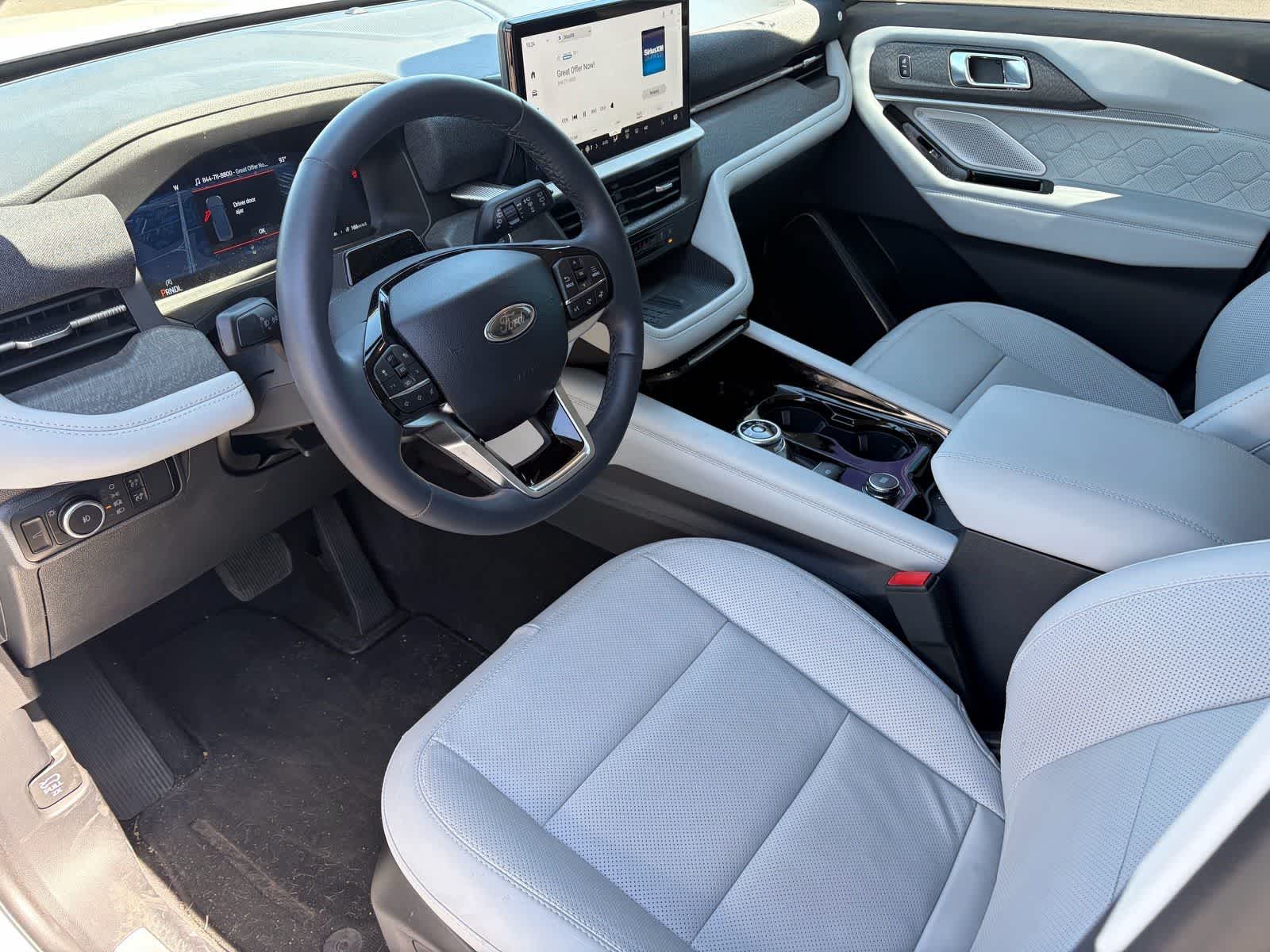 Ford Explorer Platinum 2025