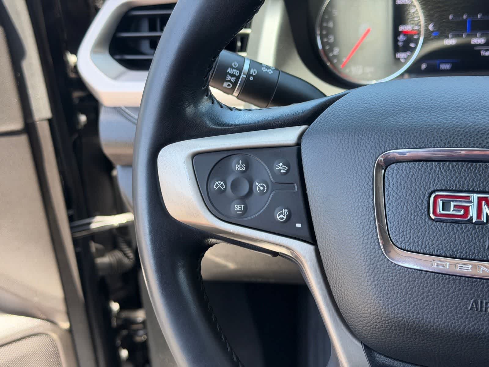 GMC Acadia Denali 2022