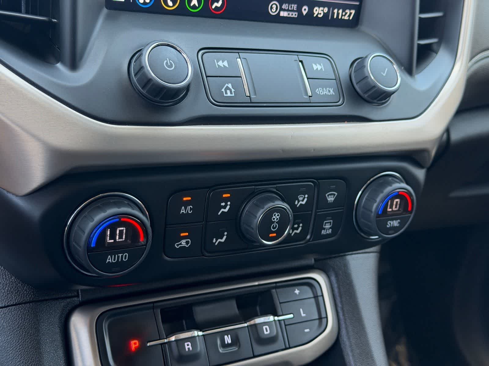 GMC Acadia Denali 2022