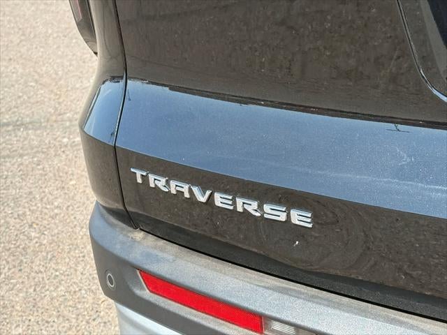Chevrolet Traverse LT con tracción delantera de 2026
