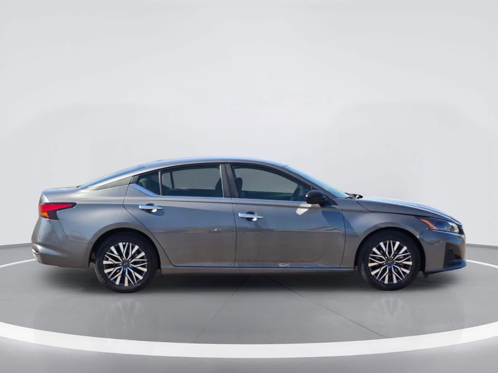 Nissan Altima SV 2025