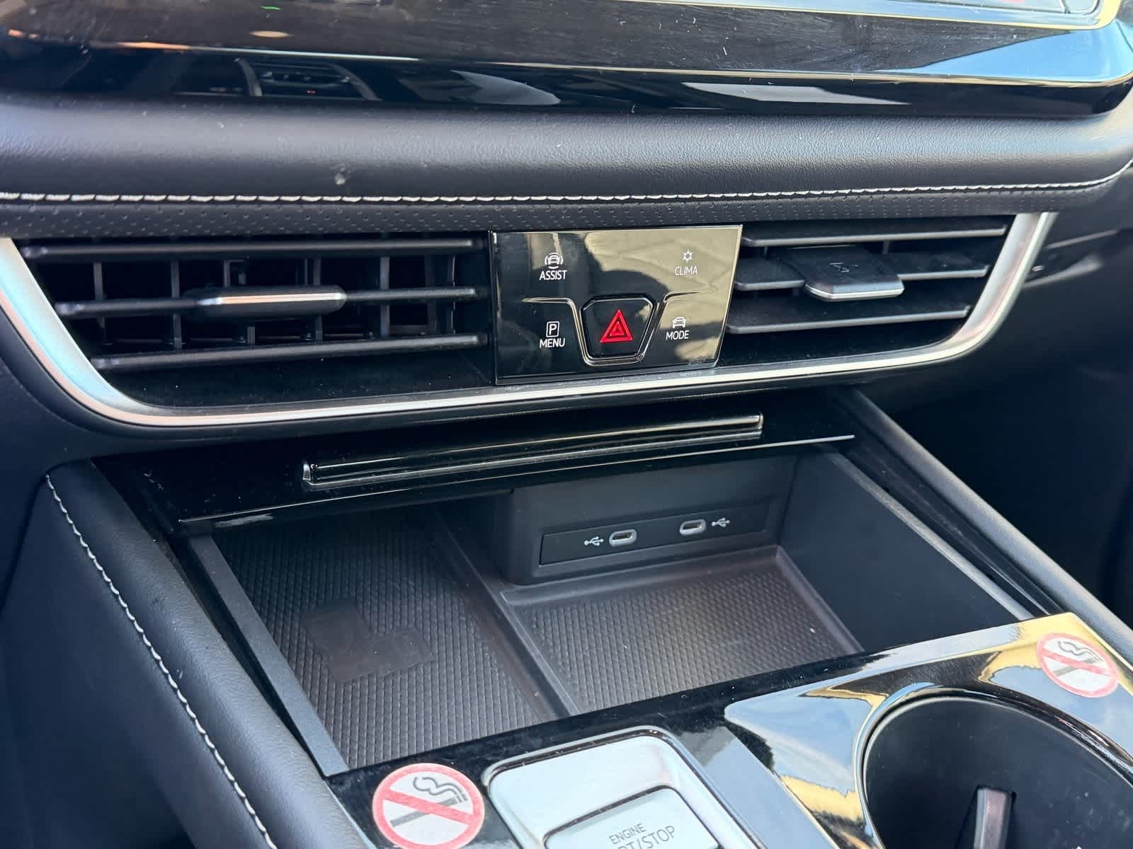 Volkswagen Atlas 2.0T SE con tecnología, 2024