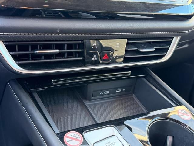 Volkswagen Atlas 2.0T SE con tecnología, 2024