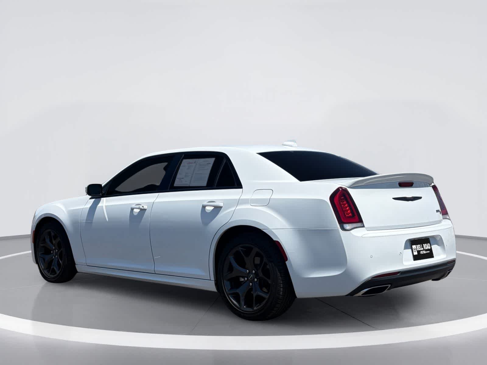 Chrysler 300 y 300S 2021