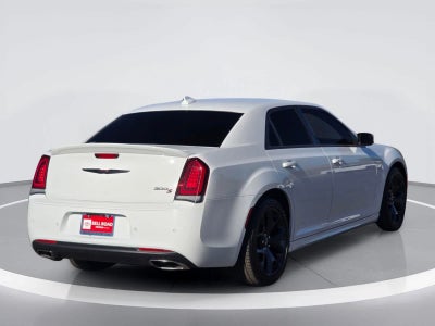 Chrysler 300 y 300S 2021