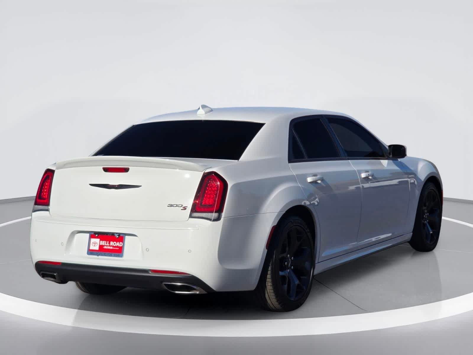 Chrysler 300 y 300S 2021