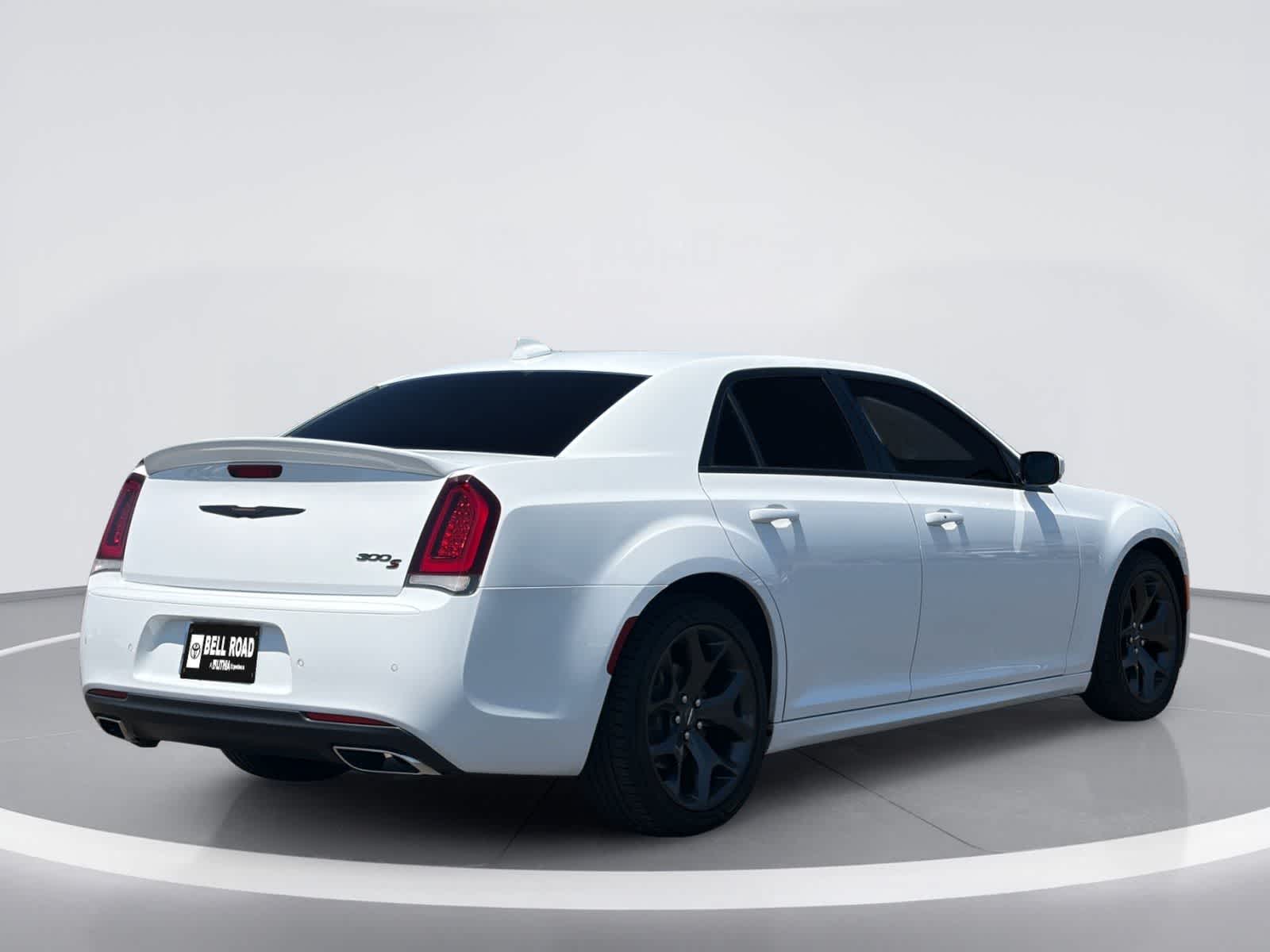Chrysler 300 y 300S 2021