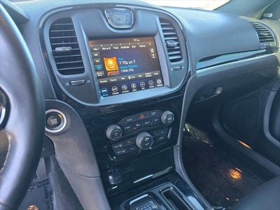 Chrysler 300 y 300S 2021