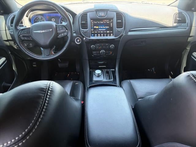 Chrysler 300 y 300S 2021