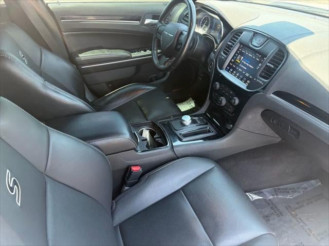 Chrysler 300 y 300S 2021