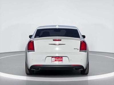 Chrysler 300 y 300S 2021