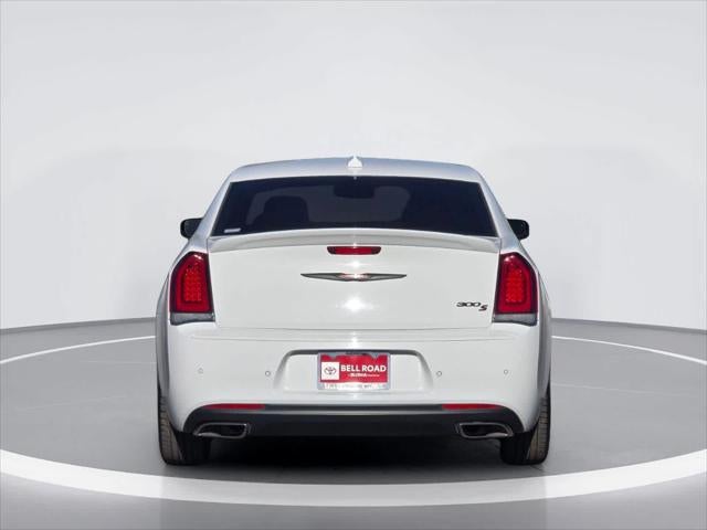 Chrysler 300 y 300S 2021