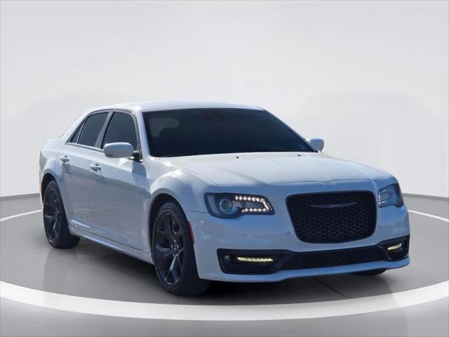 Chrysler 300 y 300S 2021