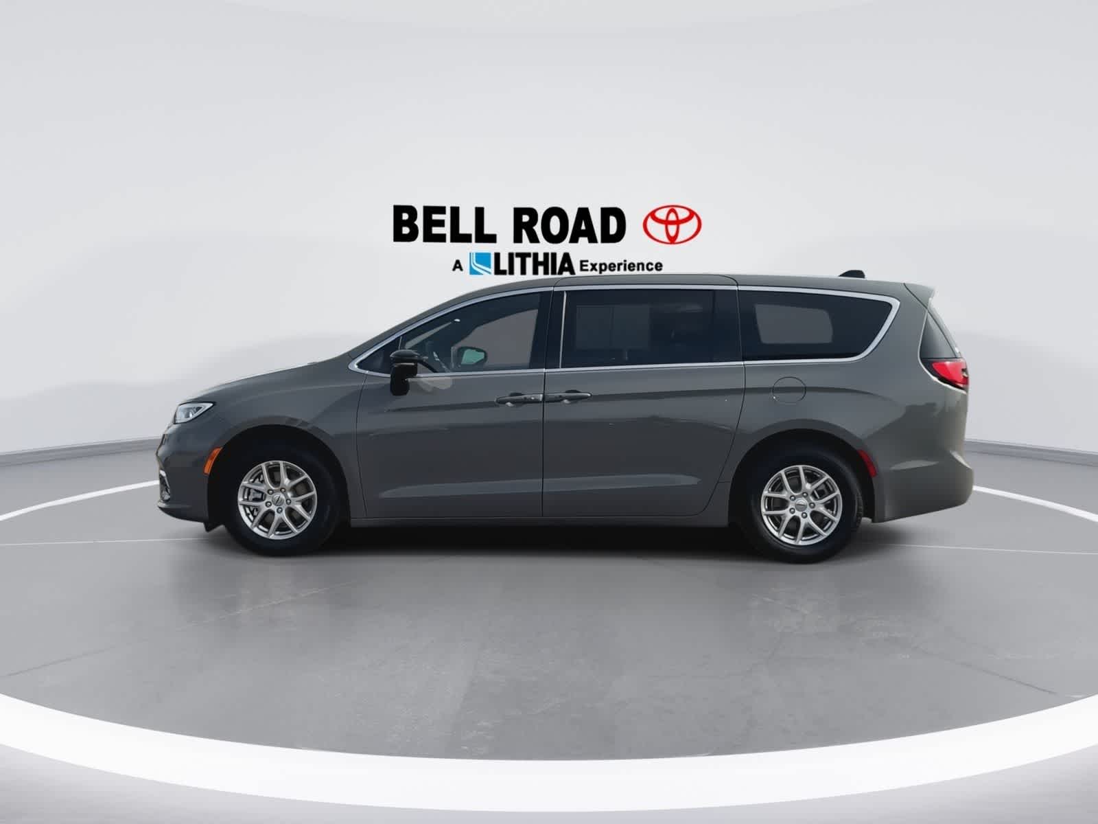 Chrysler Pacifica Select 2025