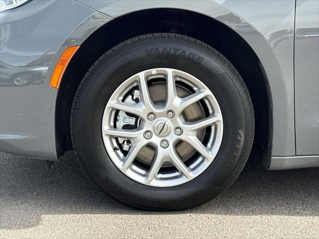 Chrysler Pacifica Select 2025