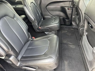 Chrysler Pacifica Select 2025