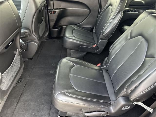 Chrysler Pacifica Select 2025