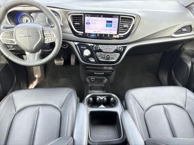 Chrysler Pacifica Select 2025