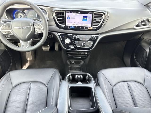Chrysler Pacifica Select 2025
