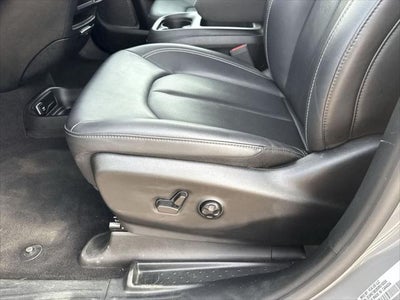 Chrysler Pacifica Select 2025