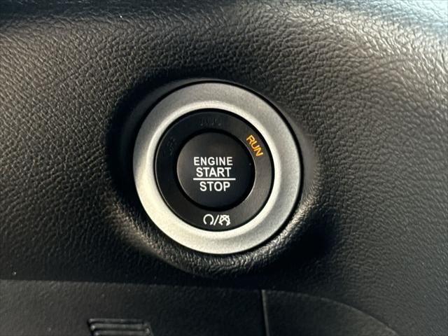 Chrysler Pacifica Select 2025