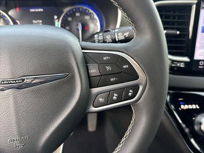 Chrysler Pacifica Select 2025