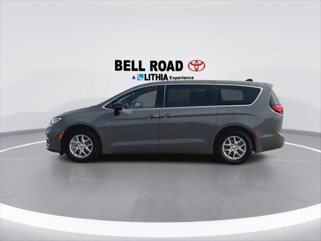 Chrysler Pacifica Select 2025