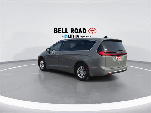 Chrysler Pacifica Select 2025