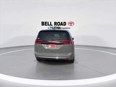 Chrysler Pacifica Select 2025