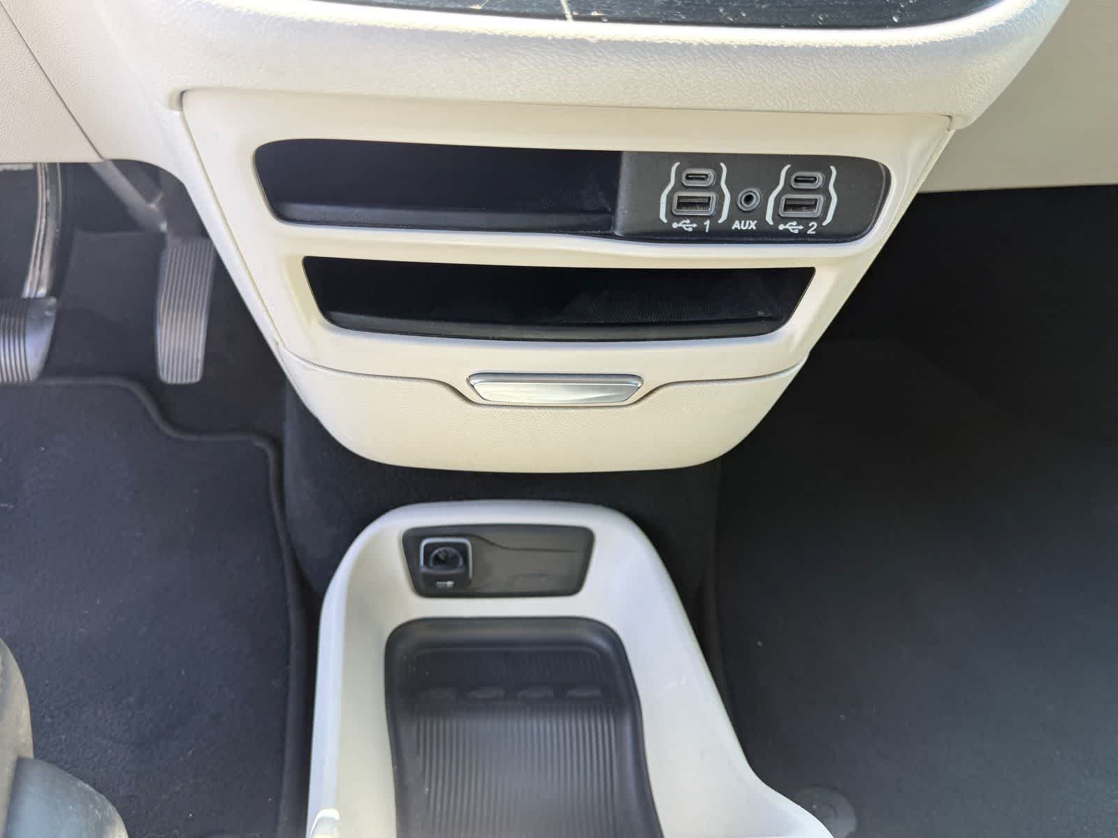 Chrysler Voyager LX 2022