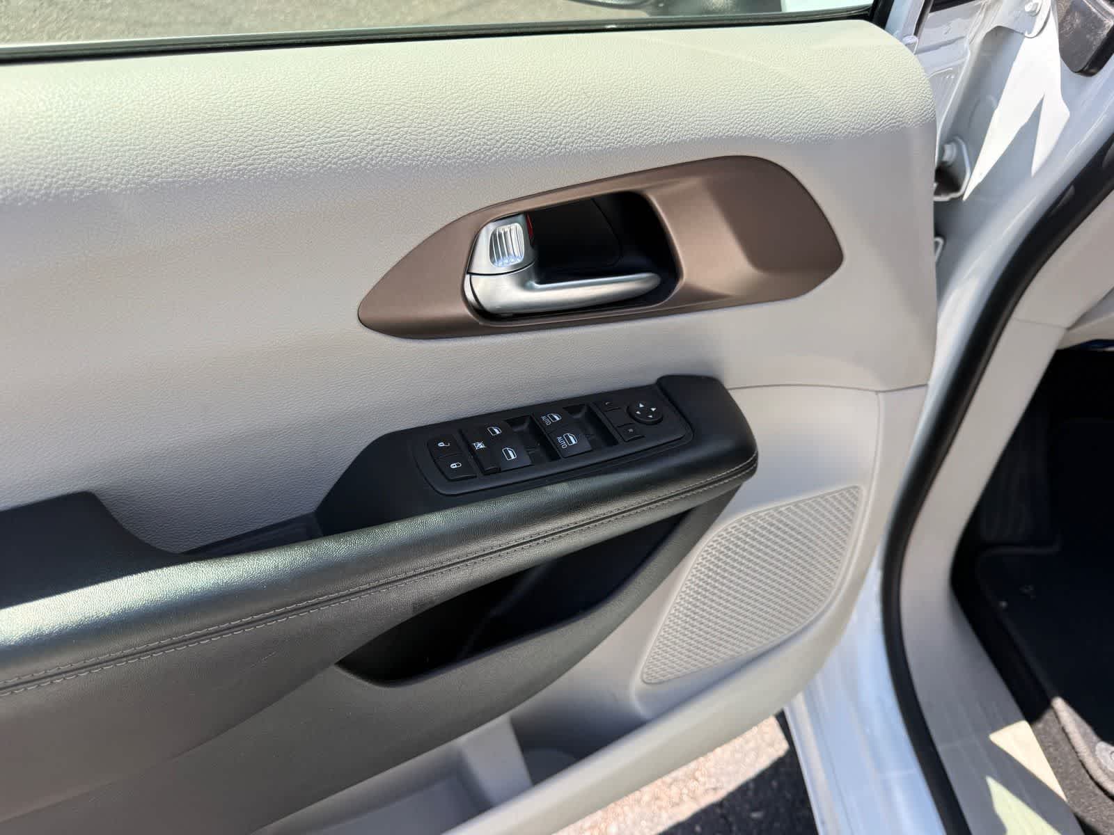 Chrysler Voyager LX 2022