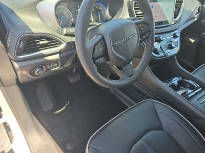 Chrysler Pacifica Limited 2025