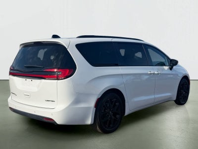 Chrysler Pacifica Limited 2025