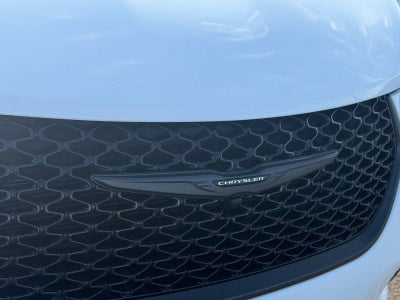 Chrysler Pacifica Limited 2025