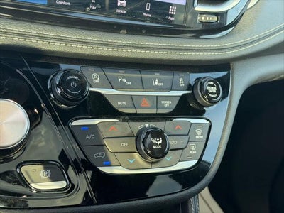 Chrysler Pacifica Limited 2025