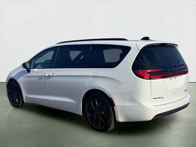 Chrysler Pacifica Limited 2025