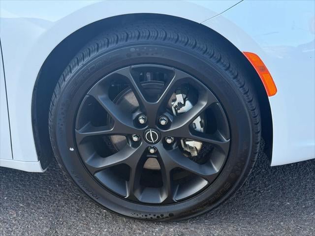 Chrysler Pacifica Limited 2025