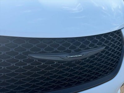 Chrysler Pacifica Limited 2025