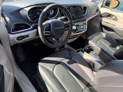 Chrysler Pacifica Hybrid Select 2024