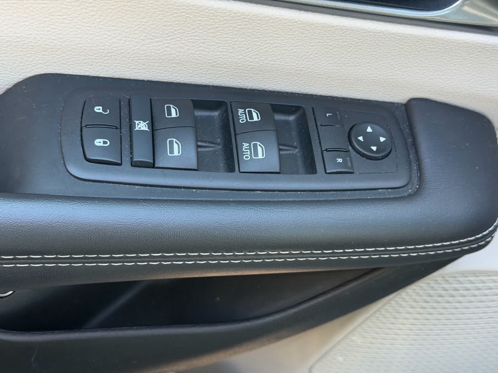 Chrysler Pacifica Hybrid Select 2024