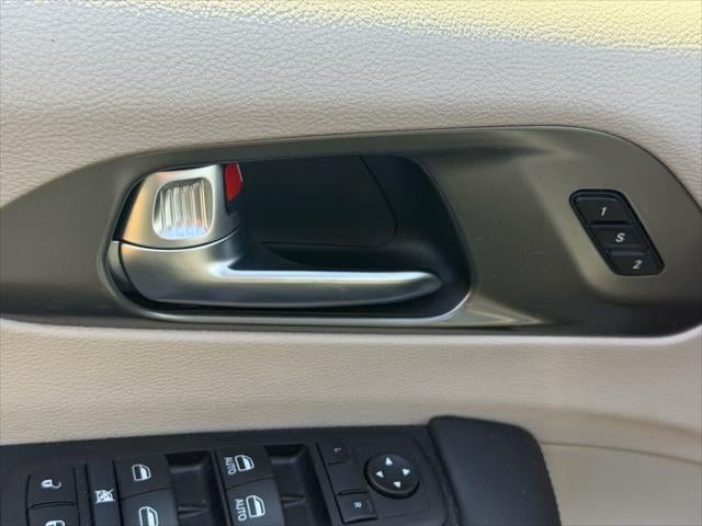 Chrysler Pacifica Hybrid Select 2024